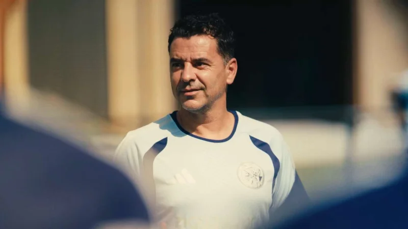 Míchel menunjukkan antusiasme yang tinggi pada sesi latihan perdana Ajax: 'Mika, aku suka permainan ini!'