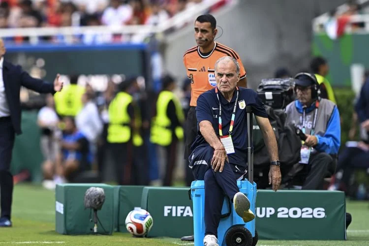 Marcelo Bielsa, pelatih kepala Uruguay, terlihat saat pertandingan Grup H antara Uruguay dan Spanyol pada Piala Dunia 2026 di Stadion Guadalajara, Guadalajara, Meksiko, 26 Juni 2026.