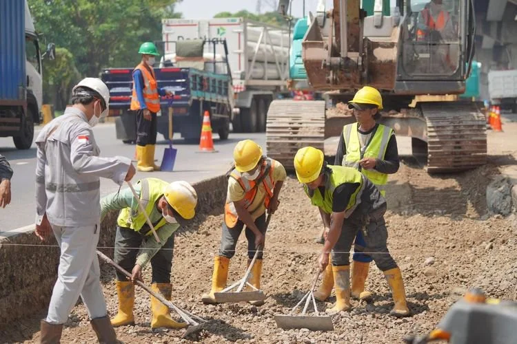 Perbaikan jalan tol Jakarta-Cikampek (Japek)