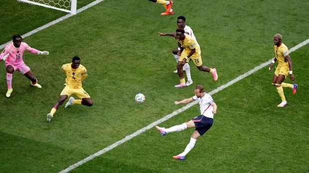 Soccer Football - FIFA World Cup 2026 - Group L - England v Ghana - Boston Stadium, Foxborough, Massachusetts, U.S. - June 23, 2026 England's Harry Kane shoots over the crossbar REUTERS/Pilar Olivares     TPX IMAGES OF THE DAY