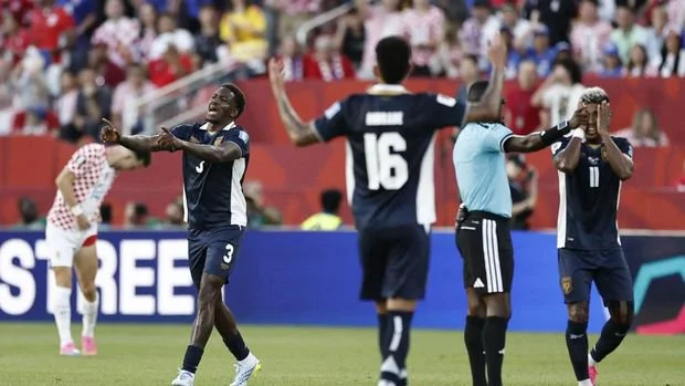 Soccer Football - FIFA World Cup 2026 - Group L - Panama v Croatia - Toronto Stadium, Toronto, Canada - June 23, 2026 Panama's Jose Cordoba and Yoel Barcenas react REUTERS/Benoit Tessier
