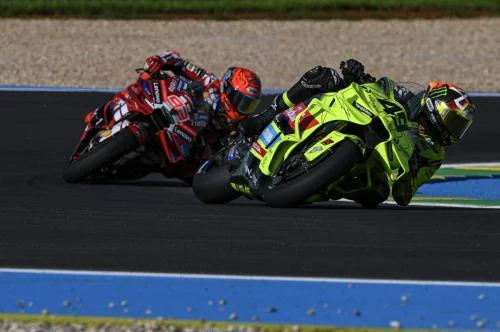Marc Marquez vs Fabio Di Giannantonio di MotoGP Brasil 2026 (Foto: Facebook/MotoGP)