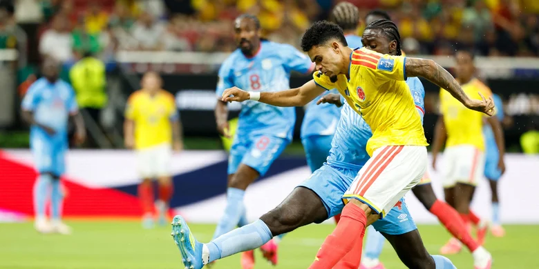Penyerang Kolombia bernomor punggung 7, Luis Diaz, melepaskan tembakan dan gagal memanfaatkan peluang selama pertandingan sepak bola Grup K Piala Dunia 2026 antara Kolombia dan Republik Demokratik Kongo di Stadion Guadalajara, Zapopan, pada Rabu (24/6/2026) pagi WIB. 
