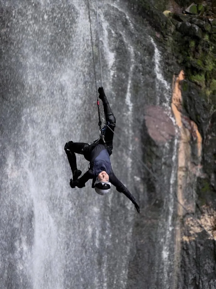 Ria Ricis jajal olahraga ekstrem canyoning