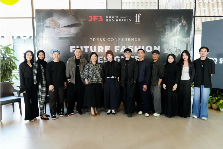Foto bersama para juri Future Fashion Designer 2026