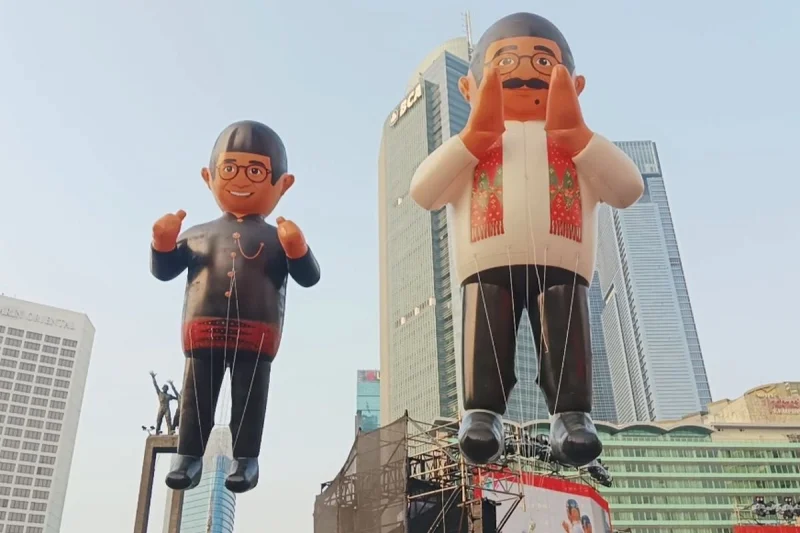 Balon Pramono-Rano Karno Raksasa Semarakkan "Jakarta Penuh Warna"