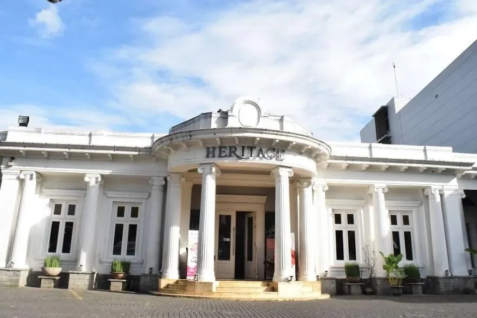 hipwee-Heritage, Tempat Belanja Baju Branded Murah di Bandung