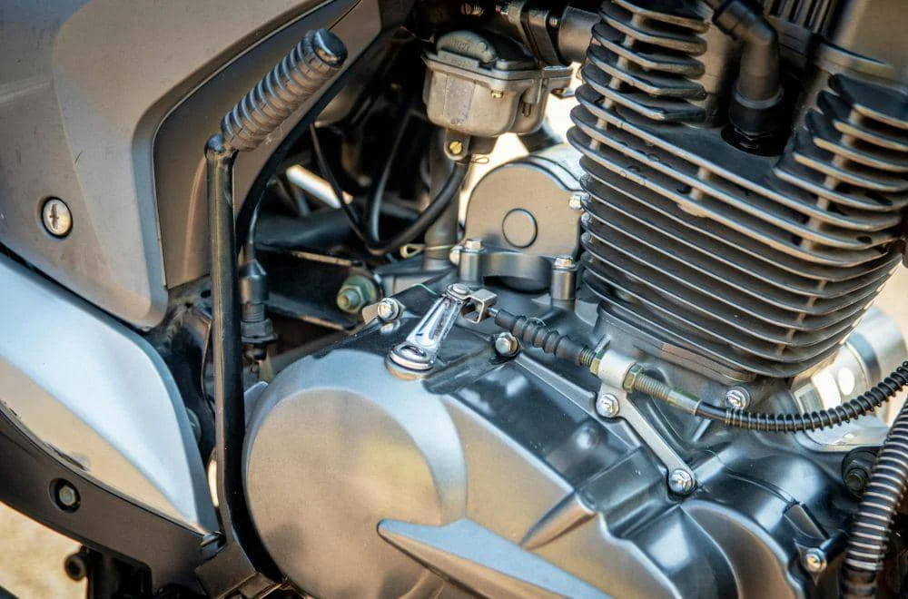 ilustrasi mesin motor (pexels.com/Magda Ehlers).