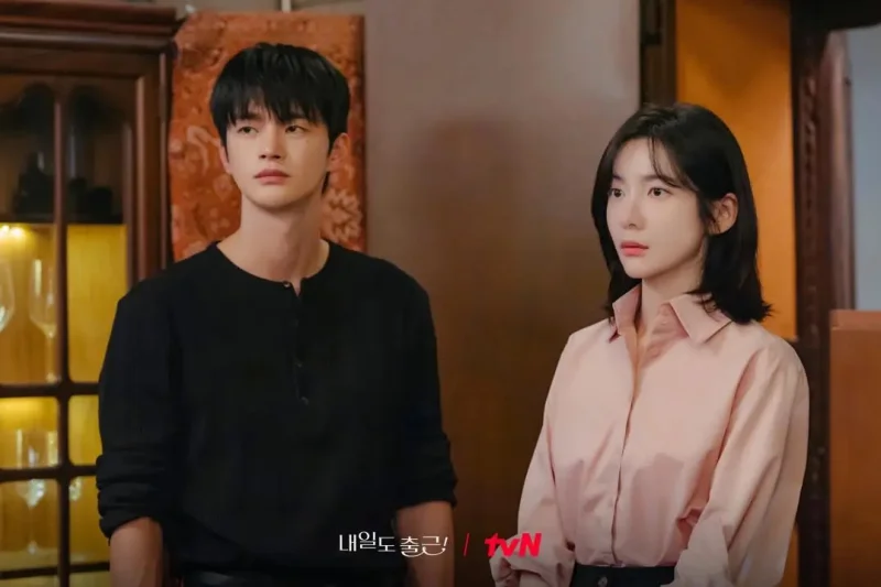 7 Kesamaan Si Woo dan Ji Yoon di See You at Work Tomorrow, Cocok?