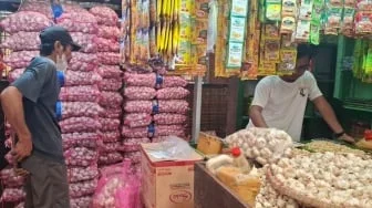 Harga Cabai Turun Namun Bawang Putih Naik, Ini Penyebabnya
