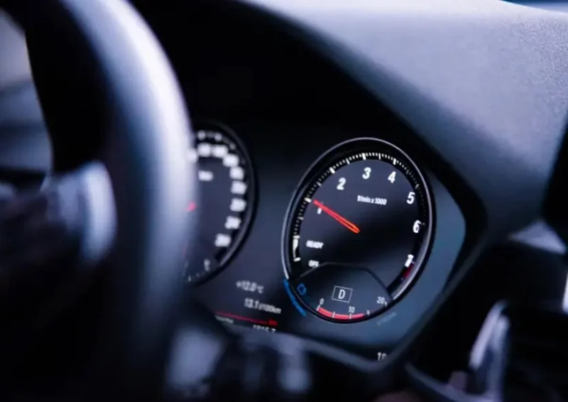 Pedal Gas Sudah Diinjak tapi RPM Mobil Tidak Mau Naik? Ini Penyebabnya