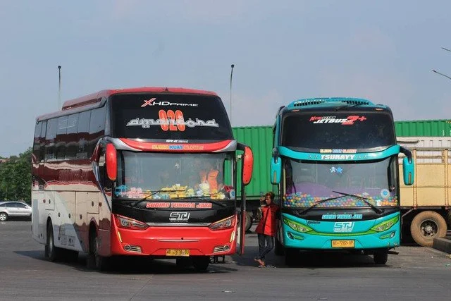 Dua Bus Ugal-ugalan Hingga Saling Serempet di Nganjuk, Polisi Periksa Sopir