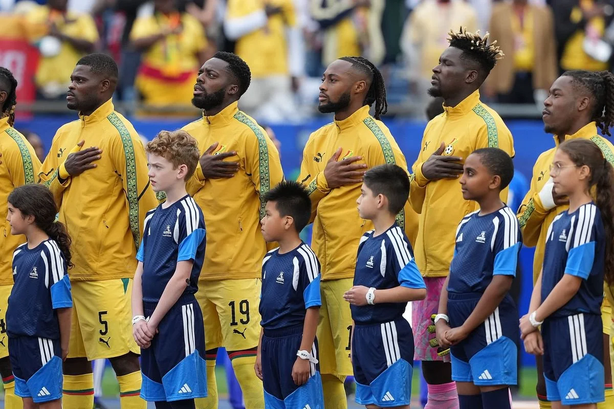 Para pemain Ghana berbaris saat lagu kebangsaan dinyanyikan sebelum pertandingan Grup L antara Inggris dan Ghana di Piala Dunia 2026 di Stadion Boston di Boston, Amerika Serikat, 23 Juni 2026.