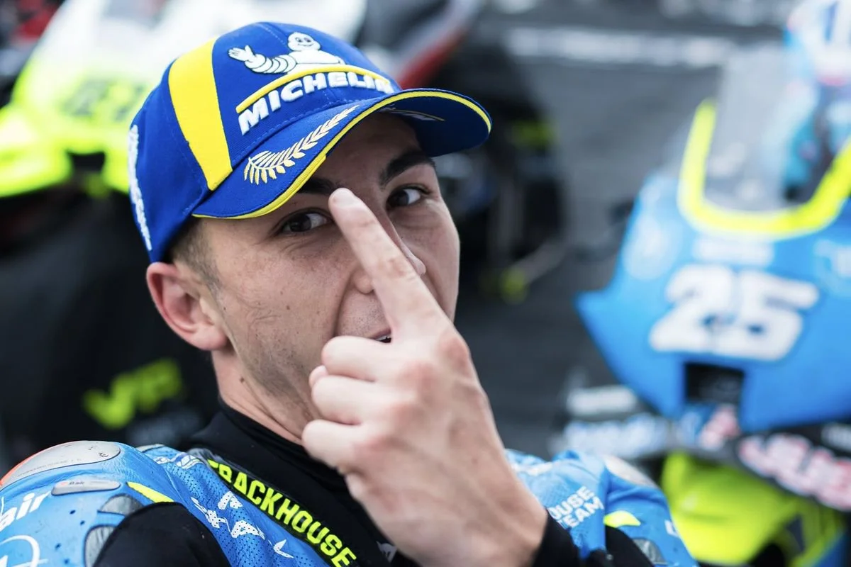 Pembalap Trackhouse Racing, Raul Fernandez, mencetak kemenangan perdana di kelas utama MotoGP setelah tampil konsisten di Sirkuit Phillip Island, Australia, Minggu (19/10/2025).