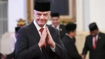 Ironi FIFA: Kampanye Ramah Lingkungan, Bosnya Terbang 50.000 Km dalam 66 Jam