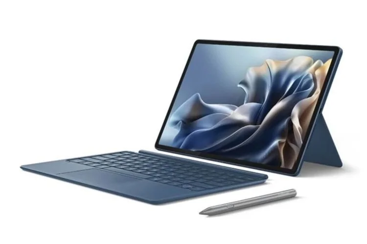 Motorola turut menyertakan stylus Moto Pen Pro di dalam paket penjualan Moto Pad 70 Pro. Sementara keyboard dijual terpisah. 
