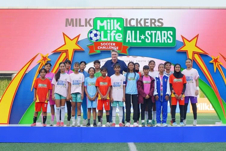 Pelatih kepala MilkLife Soccer Challenge, Timo Scheunemann, memilih pemain-pemain terbaik untuk berlaga di ajang internasional Singa Cup 2026.
