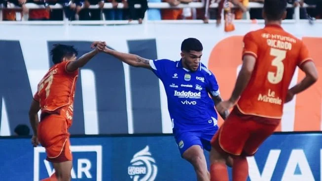 Duel Persija Jakarta vs Persib Bandung dalam laga pekan ke-32 BRI Super League 2025/2026 di Stadion Segiri, Samarinda, Minggu (10/5/2026) sore WIB. [Dok. Persib]