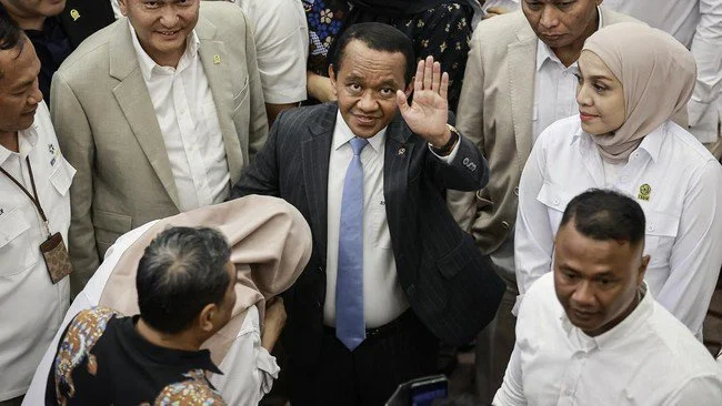 Cegah PHK, Pemerintah Turunkan Harga LNG Industri Jadi US$13 per MMbtu