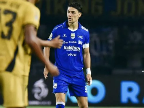 Persib Bandung wajib mendatangkan pemain sekelas Federico Barba. (Foto: Instagram/@persib)