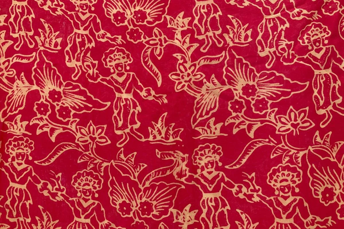 Batik Betawi motif tari Yapong khas Kampung Gandaria, Gandaria Selatan, Cilandak, Jakarta Selatan, karya Gandaria Batik Betawi.