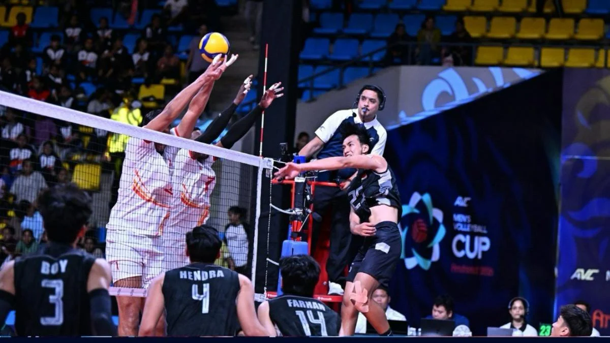 Aksi pemain Timnas Voli Indonesia saat melawan Oman dalam pertandingan AVC Men's Cup 2026 di Veer Savarkar Sports Complex, India, pada Jumat (26/6/2026).