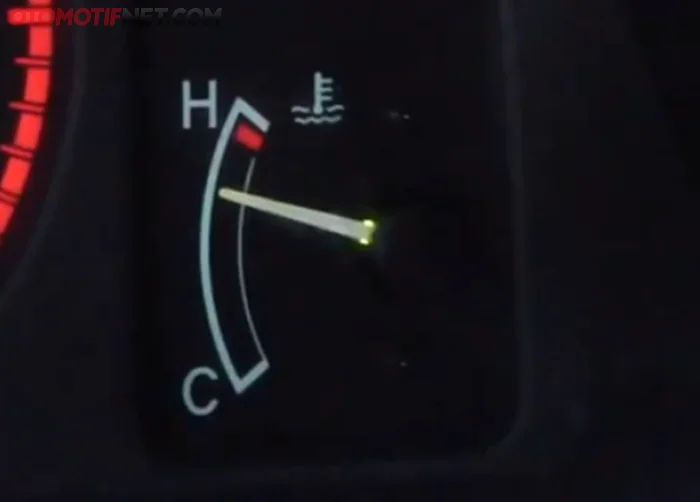 Indikator mesin overheat 