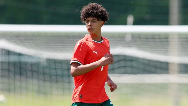 VIDEO: Pesta kolam renang & kue donat! Georgina Rodriguez membagikan bagaimana Cristiano Ronaldo Jr merayakan ulang tahun ke-16-nya sementara ayahnya, CR7, tengah bertugas bersama timnas Portugal di…