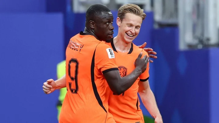Dengarkan dan nikmati kembali komentar siaran radio pada pertandingan Tim Nasional Belanda vs Swedia: 'Jauh lebih seru daripada di TV!'