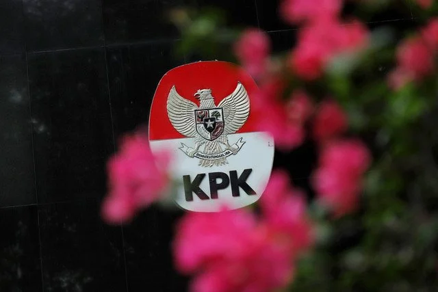 KPK Juga Tangkap Istri Bupati Suhardiman Amby di OTT Kabupaten Kuansing