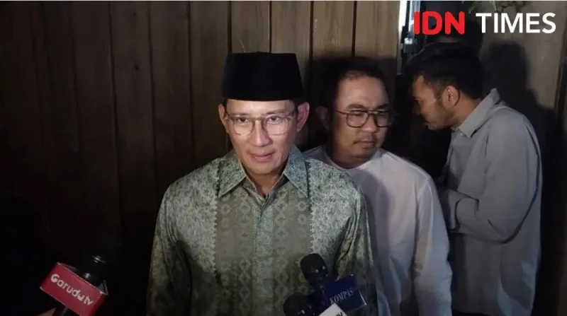 CSK FAKTA: Sandiaga Uno Bagi-Bagi Bantuan Rp100 Juta