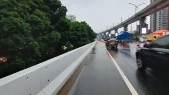 Lalu Lintas Tol Jakarta Pagi Ini Semrawut, Kecelakaan Beruntun hingga Contraflow Picu Kemacetan