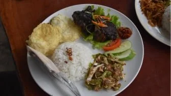 Hidden Gem di Muara Bulian: Menikmati Kuliner Lezat di Tepi Sungai Bujang