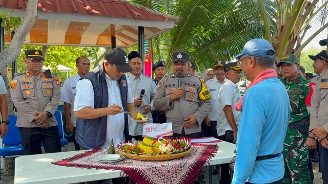 Meriahnya HUT ke-80 Bhayangkara di Pulau Tidung, Warga Antusias Ikut Lomba