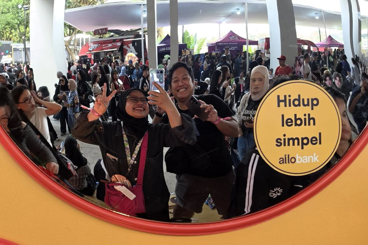 Mirror selfie sebelum menonton Cortis, Mahalini, Rizky Febian, dkk.