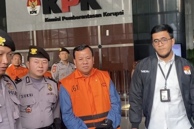 KPK Tahan Bupati Kuansing Suhardiman Amby dkk sebagai Tersangka Suap Jabatan