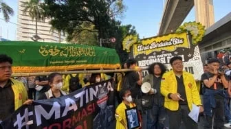 Dilarang Dekat Mabes, BEM UI Beberkan Rapor Merah 602 Kasus Kekerasan Polri di Depan Gedung ASEAN