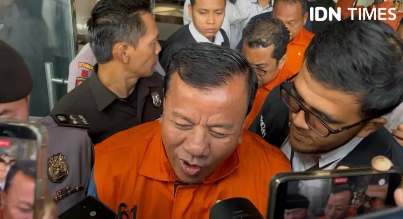 OTT Bupati Kuansing, KPK Sita Pajero Sport dan Bukti Cicilan Land Cruiser