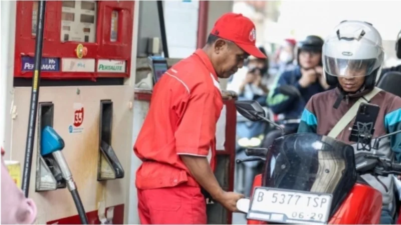 BEM UI Sindir BBM 'Elite' yang Turun: Rakyat dan Ojol Butuhnya Pertamax Murah!