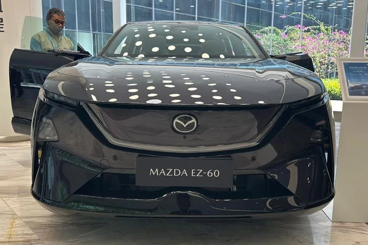 Mazda EZ-60 alias CX-6e di R&D Center Changan Automobile di China