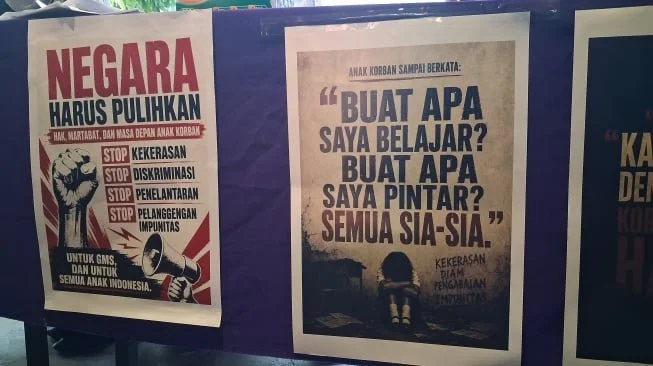 Poster yang menggambarkan peristiwa penelantaran dan pengusiran terhadap GMS. [Cornelius Juan]