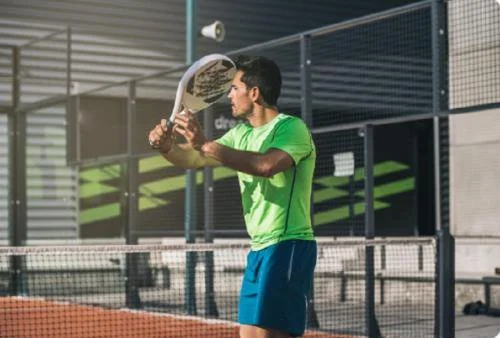 olahraga padel (Foto: Freepik)