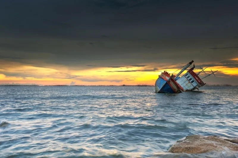 Bangkai Kapal Abad ke-18 Ditemukan, Ada Porselen Batavia di Dalamnya
