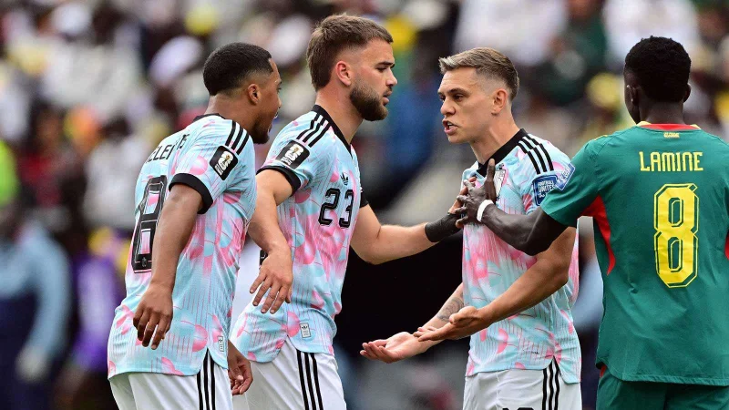 Mereka saling serang saat pertandingan berlangsung! Duo Belgia ini bertengkar, lalu menciptakan momen emas di Piala Dunia