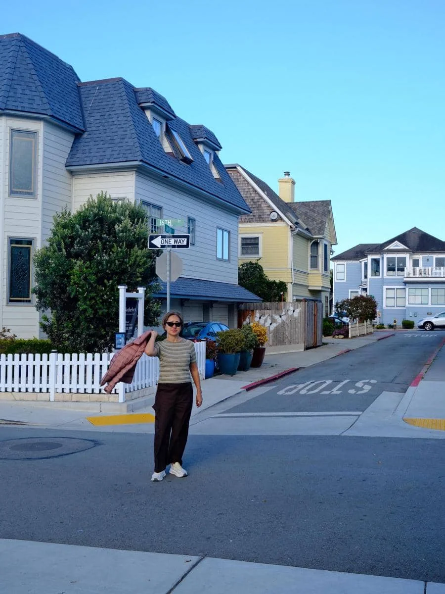Natasha Wilona dan mama jalan-jalan di Kota Pacific Grove