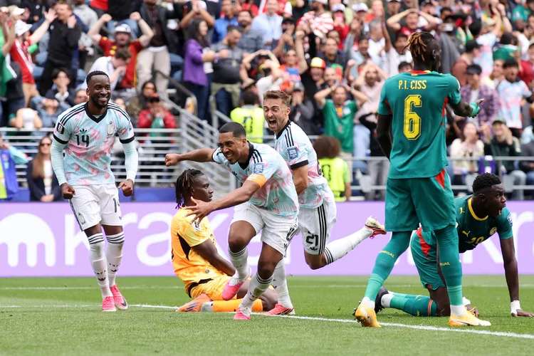 Pemain Timnas Belgia Youri Tielemans merayakan gol kedua timnya dalam pertandingan babak 32 besar Piala Dunia FIFA 2026 antara Belgia dan Timnas Senegal di Seattle Stadium di Seattle, Washington pada Kamis (2/7/2026) pagi WIB. 