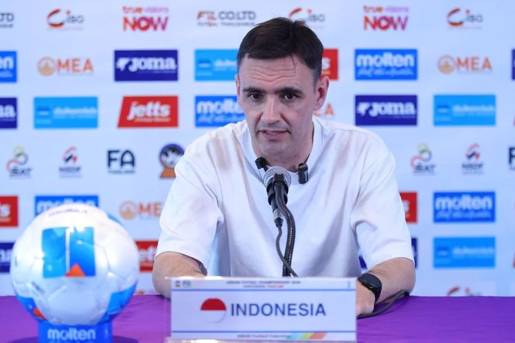 Pelatih Timnas Futsal Indonesia, Hector Souto selepas laga Indonesia vs Australia dalam ASEAN Futsal Championship 2026 di Thailand pada hari Rabu (8/4/2026).