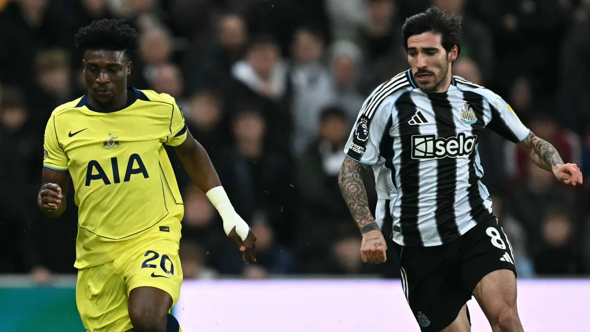 FBL-ENG-PR-NEWCASTLE-TOTTENHAM