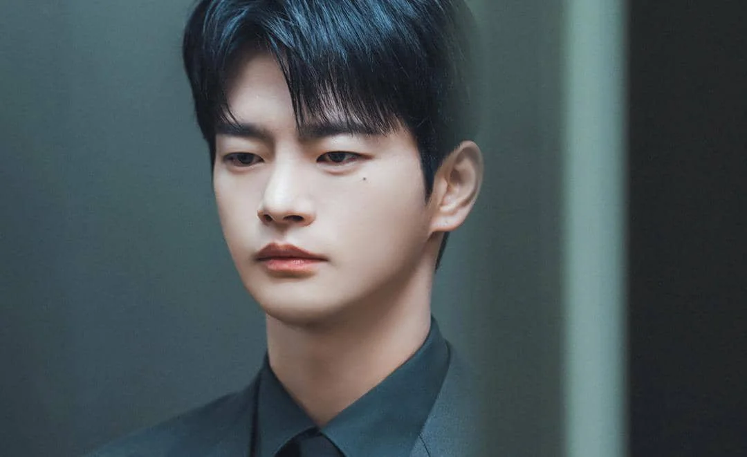 Still Cut Seo In Guk di See You at Work Tomorrow!