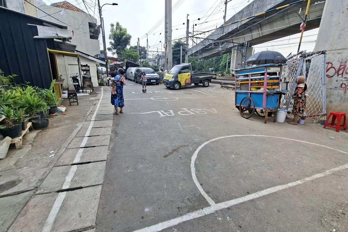 Lokasi pertandingan Liga Aspal, turnamen sepak bola anak-anak U-13 yang digelar di jalanan Kampung Menteng Jaya, RW 08, Menteng, Jakarta Pusat